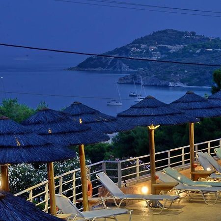 Hotel Magda Agia Marina  Extérieur photo