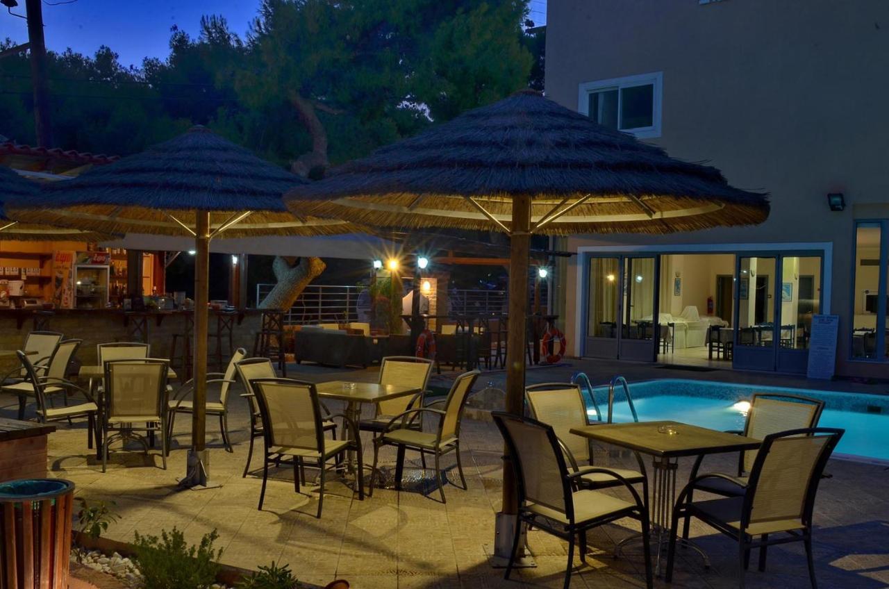 Hotel Magda Agia Marina  Extérieur photo