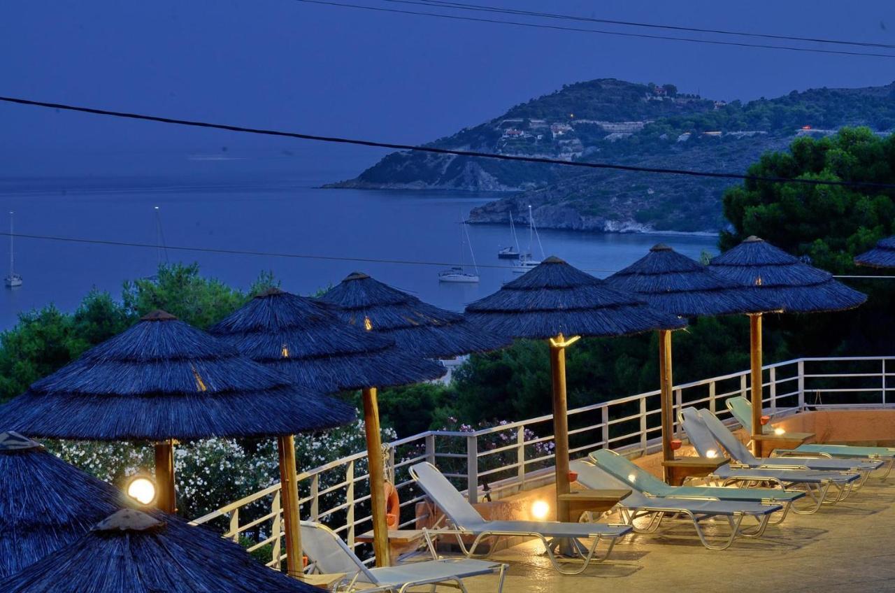 Hotel Magda Agia Marina  Extérieur photo