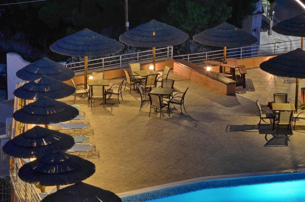 Hotel Magda Agia Marina  Extérieur photo
