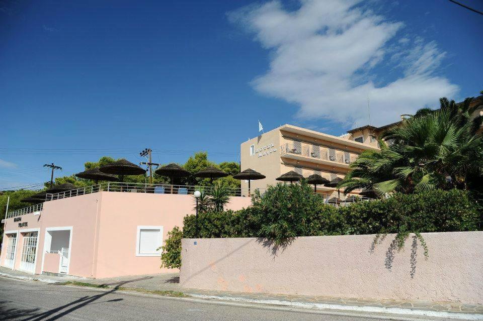 Hotel Magda Agia Marina  Extérieur photo