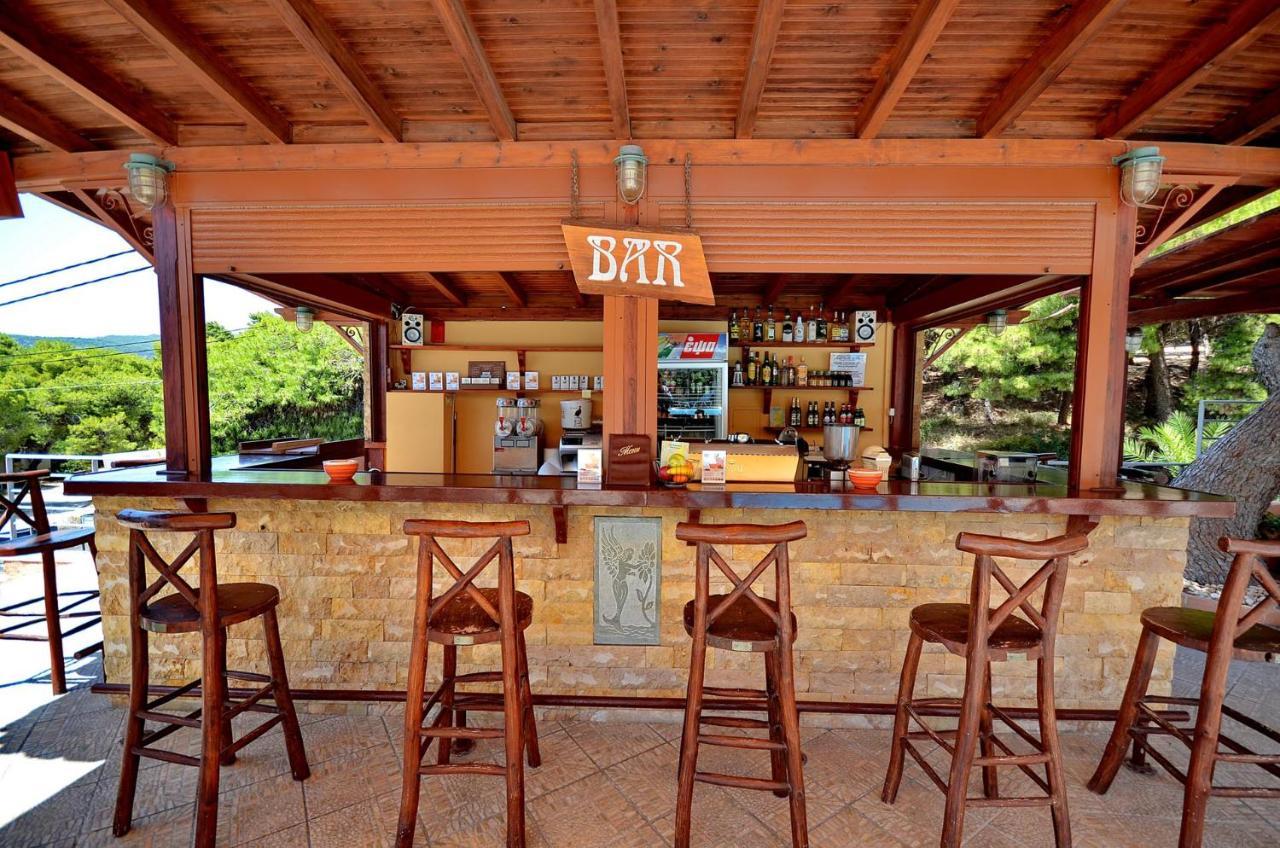 Hotel Magda Agia Marina  Extérieur photo