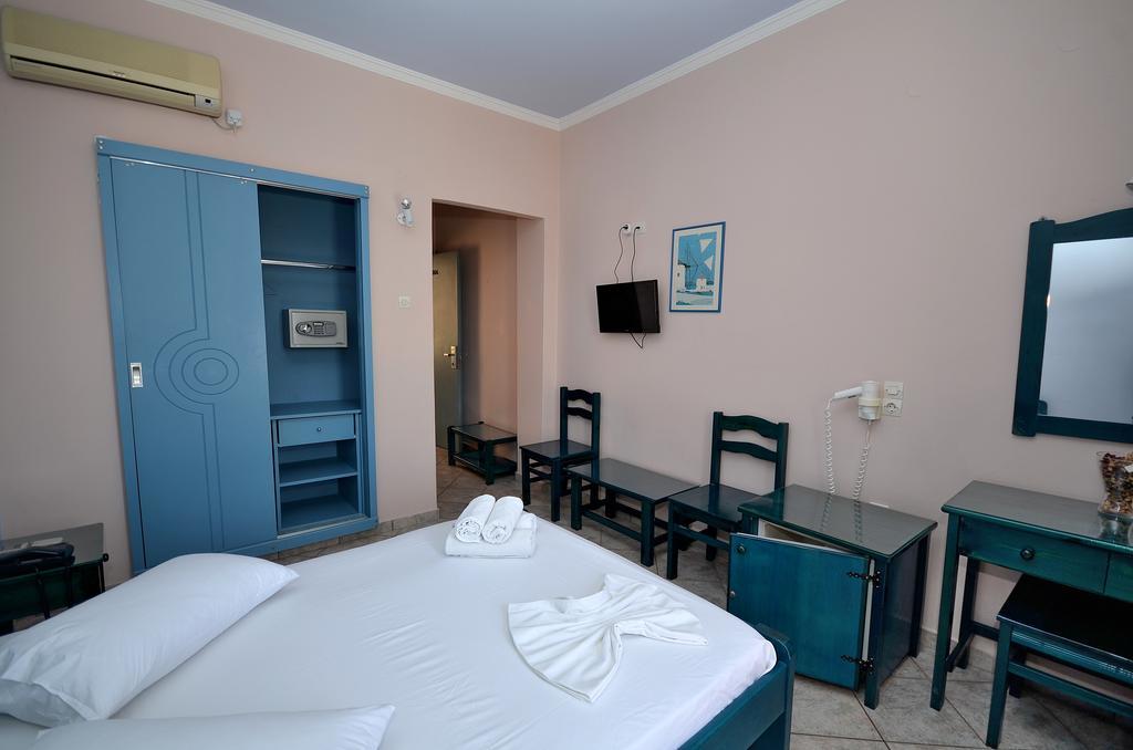 Hotel Magda Agia Marina  Extérieur photo