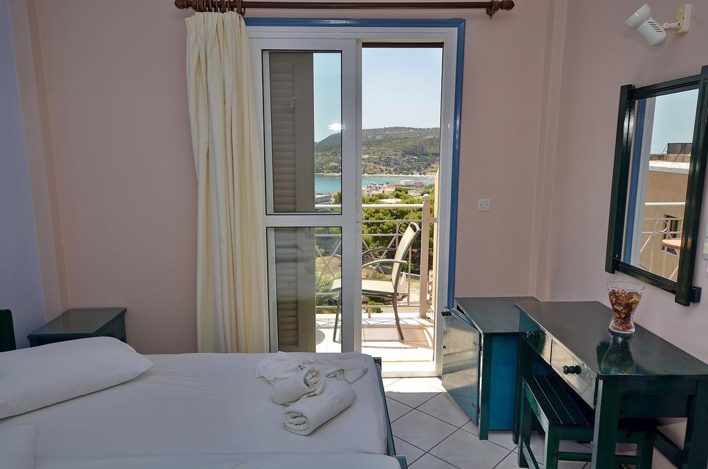 Hotel Magda Agia Marina  Extérieur photo
