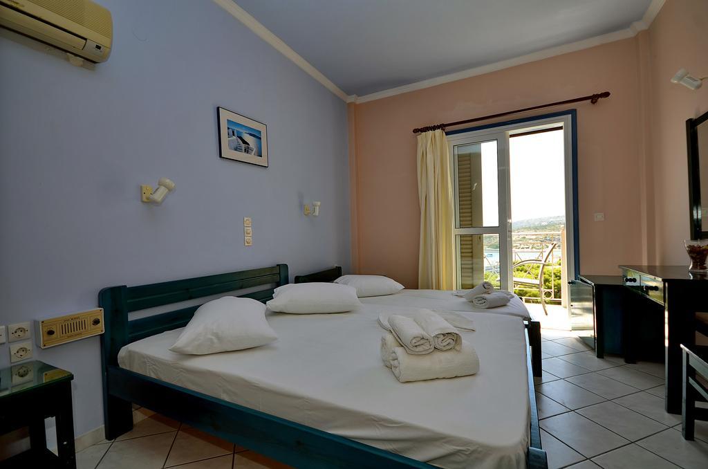 Hotel Magda Agia Marina  Extérieur photo